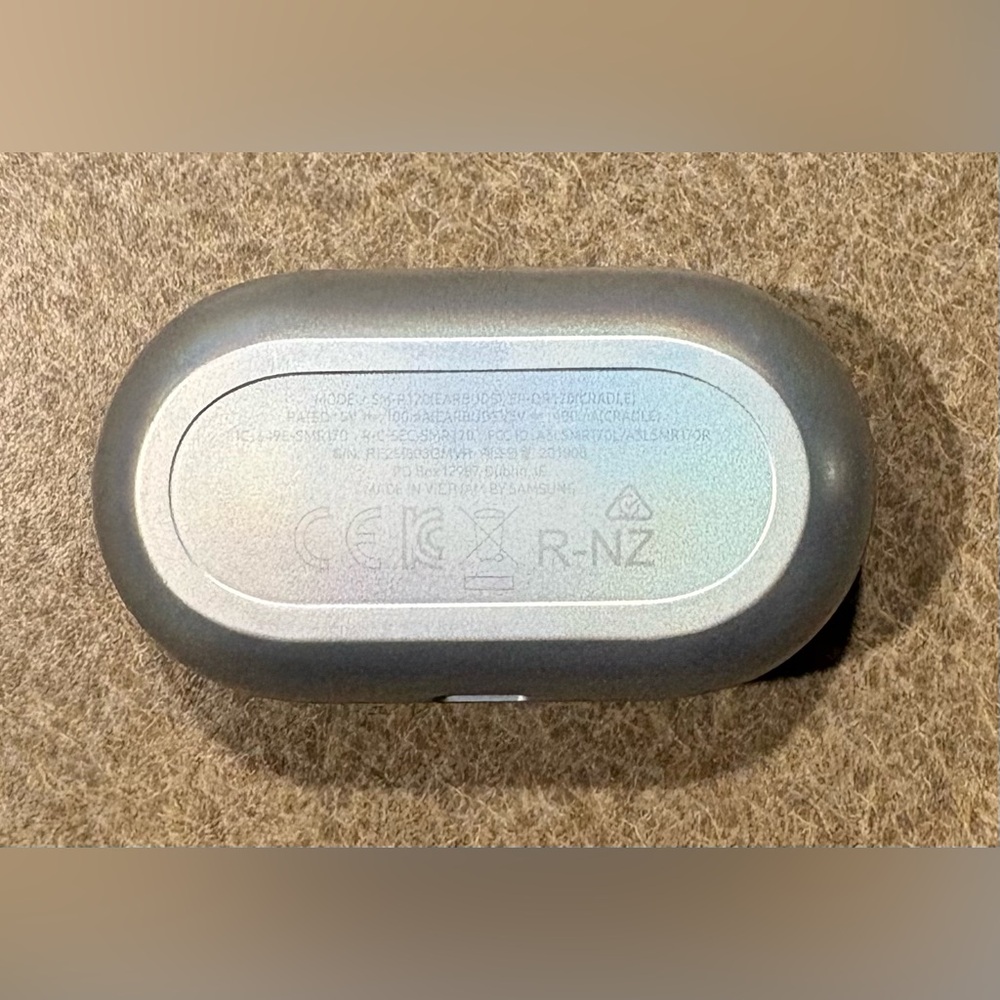 Samsung Galaxy Buds 4D08 Aura Glow Silver - Picture 3 of 3